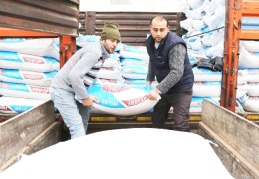 8 bin ton küçük ve büyükbaş hayvan yemi dağıtımı yapıldı