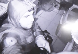 8 dakikada soyup soğana çevirdiler