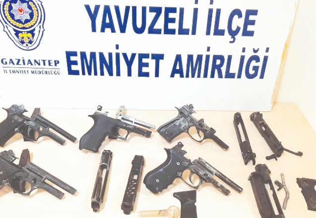 8 kişiye silah operasyonu