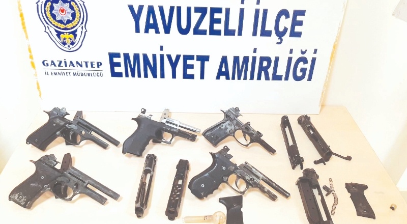 8 kişiye silah operasyonu