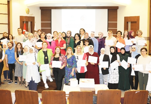 80 girişimci kadın profesyonelliğe adım attı
