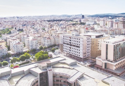 80 metrekare konut alabilmek için hiçbir şey yiyip içmeden en az 10 yıl çalışmak gerekiyor