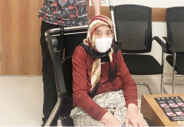 89 yaşında korona virüsü ve kalp krizini yendi