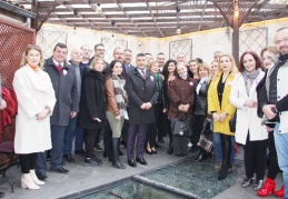 90 öğrenciye eğitim bursu devam ediyor