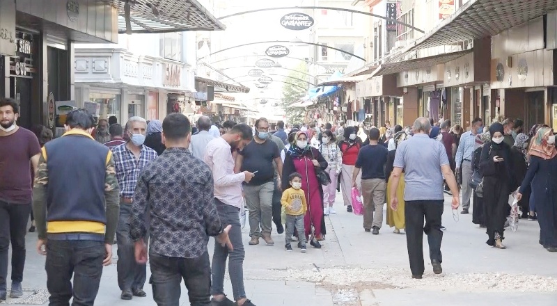 921 kişiye sosyal mesafe ve maske cezası