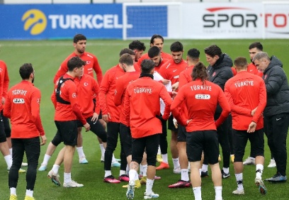 A Millî Takım Günü Çift Antrenmanla tamamladı
