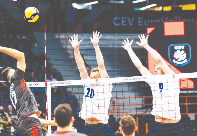 A Milli Erkek Voleybol Takımı, Avrupa Şampiyonası'nda Finlandiya'ya 3-2 yenildi