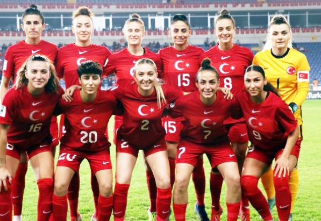A Milli Kadın Futbol Takımı, İsrail'i son dakikalarda devirdi