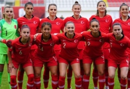 A Milli Kadın Futbol Takımı'nın hazırlık kampı aday kadrosu açıklandı
