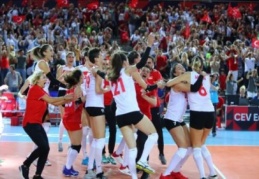 A Milli kadın voleybol takımı yarı finalde