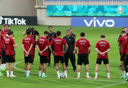 A Milli Takım İsviçre maçı hazırlıklarına başladı