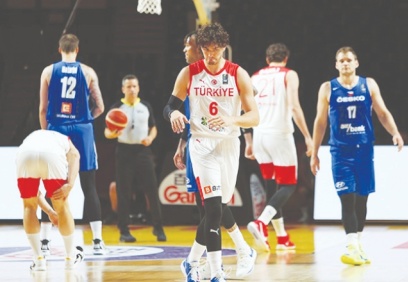 A Milli Takım, Olimpiyat Elemeleri'nde yarı finalde