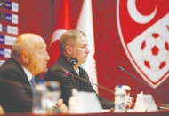 A Milli Takım'da ortak karar: Soyunma odasına kimse girmeyecek