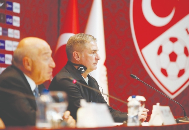 A Milli Takım'da ortak karar: Soyunma odasına kimse girmeyecek