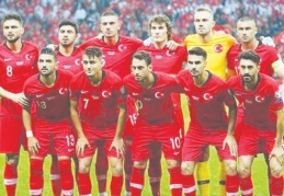 A Milli Takım'ın deplasman forması en iyi 5. forma seçildi