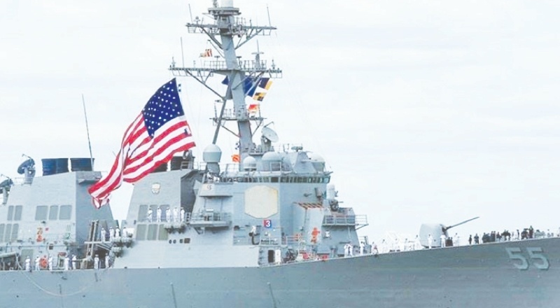 ABD savaş gemisi Güney Çin Denizi karasularına girdi