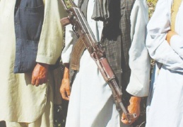 ABD ve Birleşik Krallık: Taliban sınır kasabasında onlarca Afgan sivili katletti