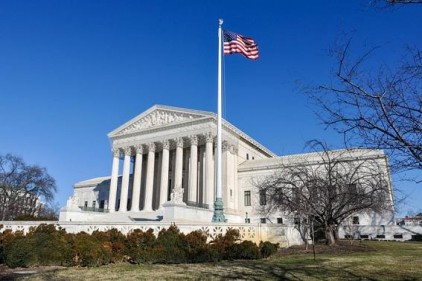 ABD Yüksek Mahkemesi, Green Card alımını zorlaştıran kararı onayladı