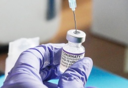 ABD’de büyük işletmeler için aşı zorunluluğu kaldırıldı
