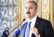 Abdülhamit Gül: Cezaevlerini beş yıldızlı otel mi sanıyorsun?