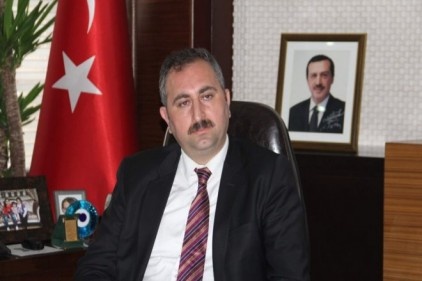 Abdulhamit Gül, CHP&#039;ye yüklendi