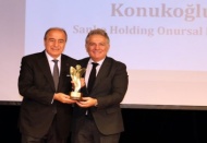 Abdulkadir Konukoğlu, ‘Yılın En Başarılı Sağlık Girişimcisi’ ödülünü aldı