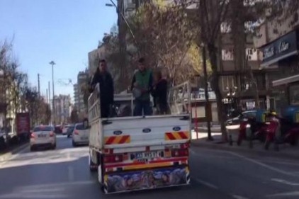 Açık hava konseri gibi