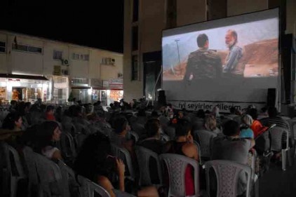 &#8220;Açık Hava Sinema Günleri&#8221; ile nostalji yaşattı