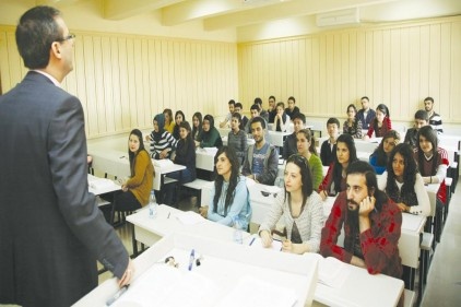 Açık Öğretim Fakültesi akademik danışmanlık dersleri başlıyor