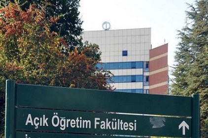 Açıköğretimde yabancı dilde eğitim başlıyor