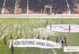 ”Açız, üşüyoruz, çaremiz sizsiniz’’