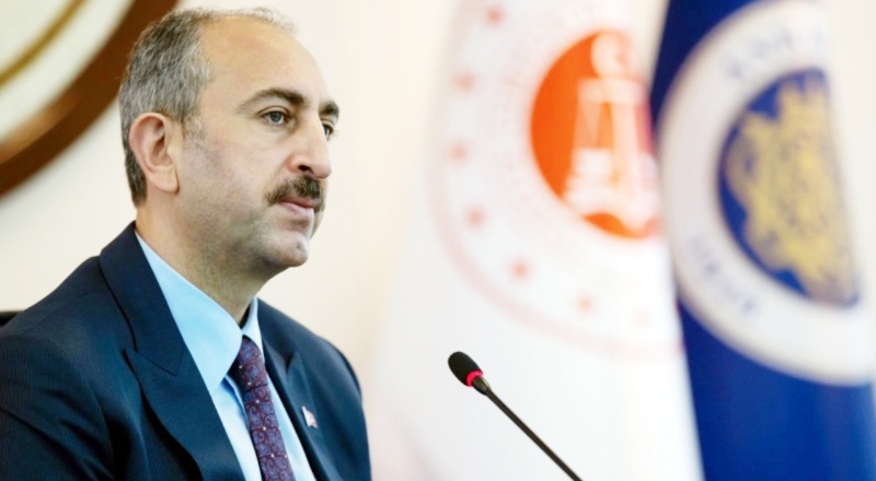 Adalet Bakanı Abdülhamit Gül'ün görevden alınacağı iddia edildi