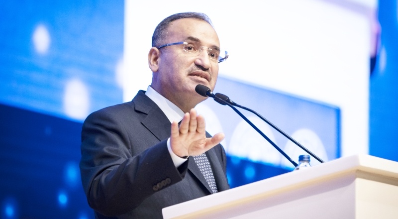 Adalet Bakanı Bozdağ: 23 bıçak yiyen bir kadının faili adli kontrolle serbest kalamaz, yeni düzenlemeler yapılacak