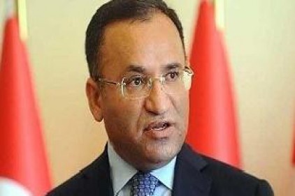 Adalet Bakanı Bozdağ&#8217;dan hakim ve savcılara sosyal medya uyarısı