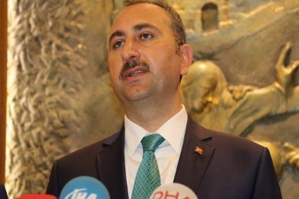 Adalet Bakanı Gül, Adliye&#8217;yi ziyaret etti