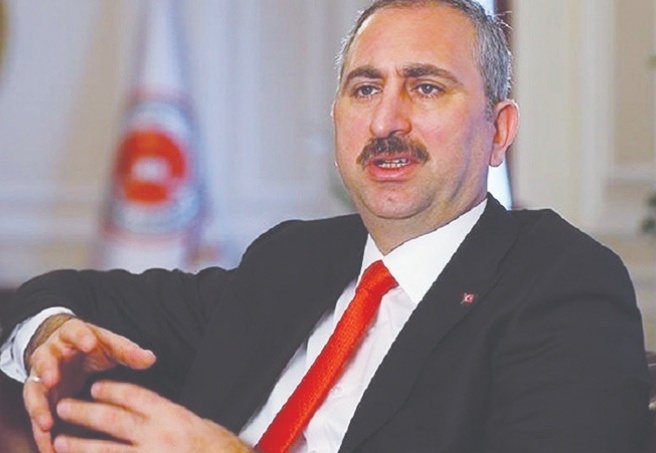 Adalet Bakanı Gül: Herkesin en saygın bir şekilde muamele görmesi en temel hakkıdır