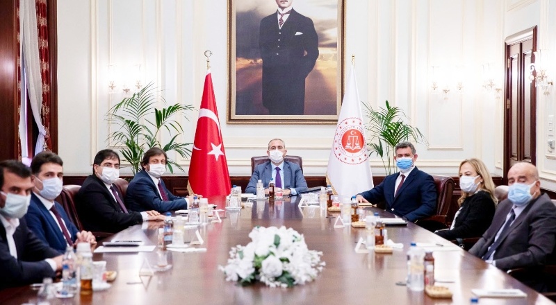 Adalet Bakanı Gül, Türkiye Barolar Birliği Başkanı Feyzioğlu ile görüştü