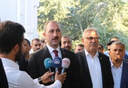 Adalet Bakanı Gül'den sert bayram mesajı 