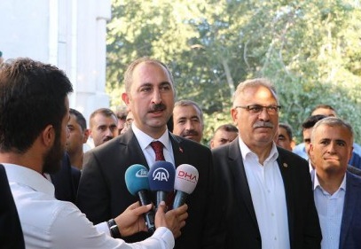 Adalet Bakanı Gül'den sert bayram mesajı 