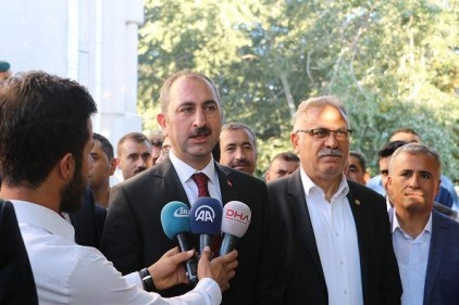 Adalet Bakanı Gül&#039;den sert bayram mesajı 