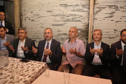 Adalet Bakanı ie aile ziyareti yaptılar