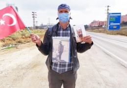 Adalet için yollara düştü