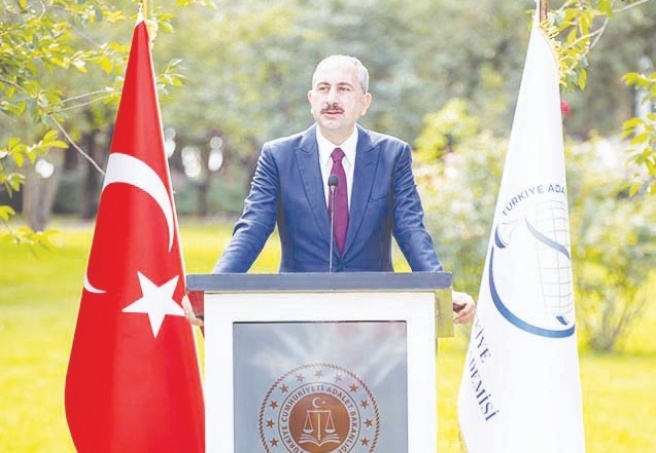 Adaletin asıl tecelligâhı koca koca binalar değil, sizin temiz vicdanınızdır