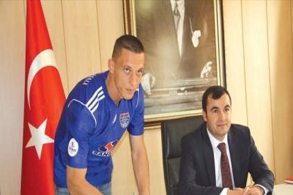 Adam Stachowiak ile 2 yıllık sözleşme imzalandı