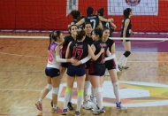 Adamspor galibiyetle başladı