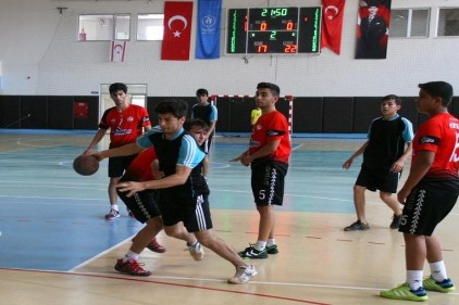 Adana&#8217;da okullararası hentbol, kano ve atletizm finalleri gerçekleştirilecek