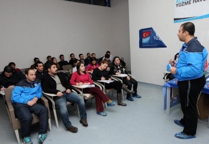 Aday hakemlik kursunun ilki Şehitkamil Alleben1 Yüzme havuzunda yapıldı