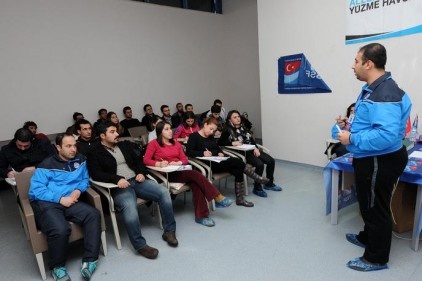 Aday hakemlik kursunun ilki Şehitkamil Alleben1 Yüzme havuzunda yapıldı