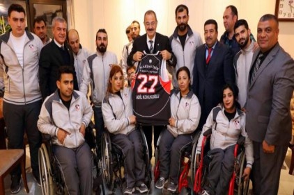 Adil Konukoğlu&#8217;nu ziyaret ettiler