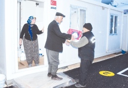 Adıyaman’a çocuk oyun grupları ve giyecek desteği veriliyor